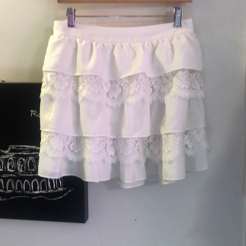 Express Ivory Color Tiered Lace Ruffled Mini-Skirt